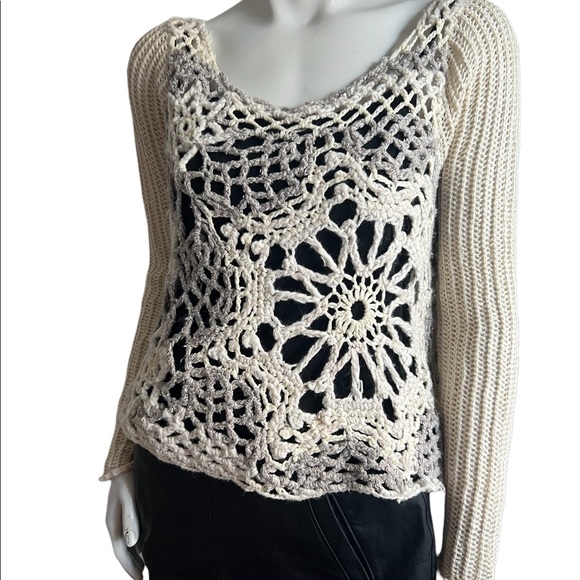 {Free People} Pullover  Crochet Sweater Cream Color Size Medium - Picture 7 of 7